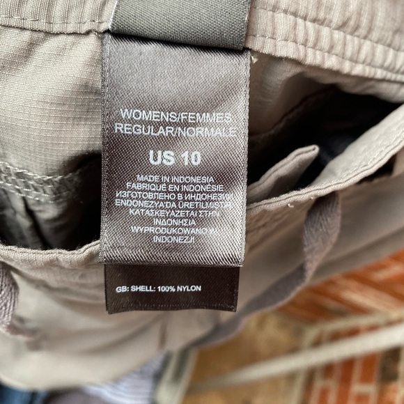 The North Face Womens 10 Gray Outdoor Hiking Cropped Capri Pants Stow Pocket - Picture 7 of 11